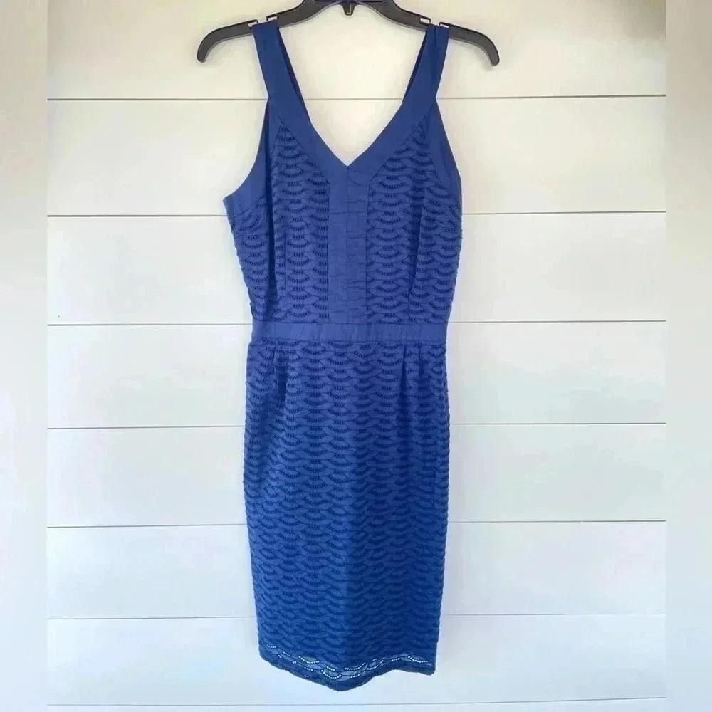 Old Navy NWT Women’s Navy Eyelet Dress Size 4 Tall‎